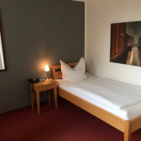 Stadt Hamburg מלון 3*